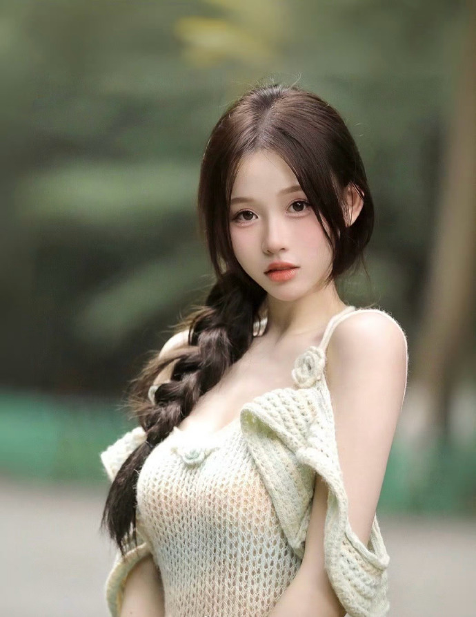 公寓春光 封面